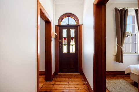 Historic Central Cottage In Warrnambool - Great Ocean Road Tourism 3