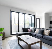 HOLIDAY HOME 3BR TOWNHOUSE with WIFI NEAR HIGHPOINT - Great Ocean Road Tourism