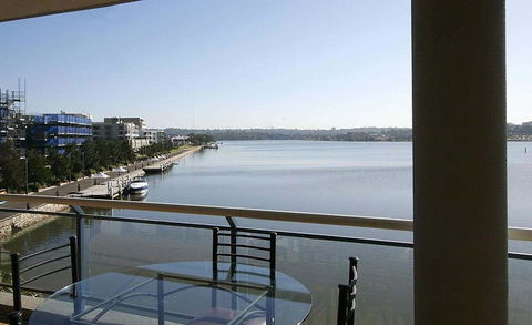 Homebush Bay Self-Contained Modern Two-Bedroom Apartments (BEN) - Great Ocean Road Tourism 1