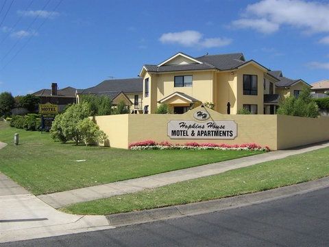 Hopkins House Motel & Apartments - Great Ocean Road Tourism 0