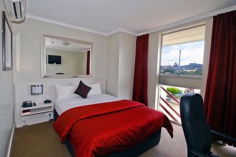 Isa Hotel - Great Ocean Road Tourism 1