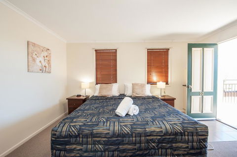 Jacaranda Place Motor Inn - Great Ocean Road Tourism 0