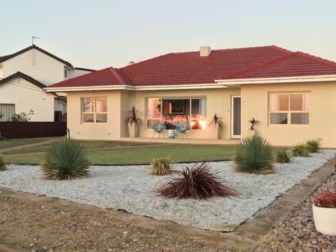 Jewel Of The South Beachside Holiday Rental - Great Ocean Road Tourism 0