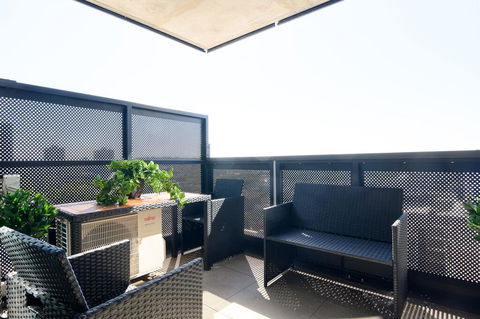 JUDD Your Stylish Richmond Abode Awaits You - Great Ocean Road Tourism 1