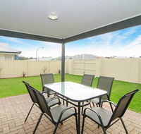 Kangaroo Retreat - Great Ocean Road Tourism