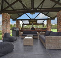 Kelman Cottage - tucked away with pool  native wildlife - Great Ocean Road Tourism