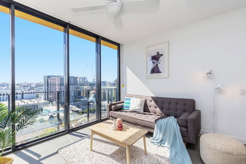 KOZYGURU FORTITUDE VALLEY AMAZING VIEW 2BED APT + FREE PARKING QFV010 - Great Ocean Road Tourism 0