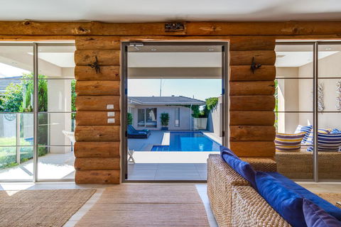 Kraimorie Large Family Beach House With Pool, Superb Water Views, Pool, And Games Room - Great Ocean Road Tourism 3