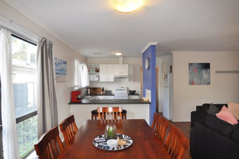 KYEEMA - FREE WIFI & NETFLIX - PET FRIENDLY (OUTSIDE ONLY) - Great Ocean Road Tourism 2
