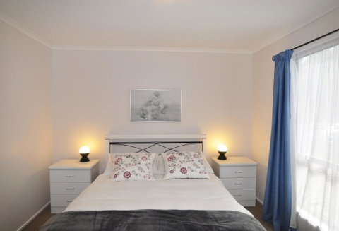 KYEEMA - FREE WIFI & NETFLIX - PET FRIENDLY (OUTSIDE ONLY) - Great Ocean Road Tourism 1