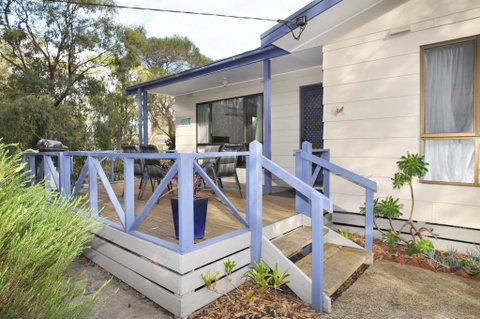 KYEEMA - FREE WIFI & NETFLIX - PET FRIENDLY (OUTSIDE ONLY) - Great Ocean Road Tourism 3