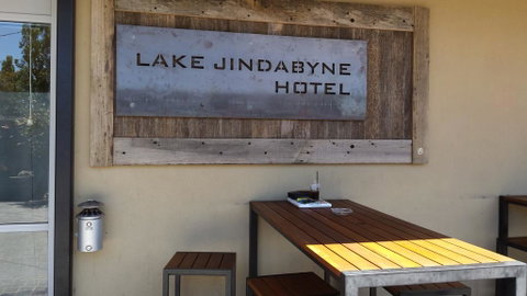 Lake Jindabyne Hotel - Great Ocean Road Tourism 0