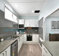 Lakeside House  Cabin - Great Ocean Road Tourism