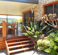 Lees By The Sea at South West Rocks - Great Ocean Road Tourism