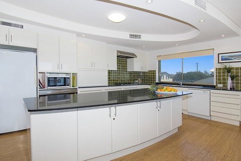 Lennox On The Beach Unit 2 - Lennox Head - Great Ocean Road Tourism 3
