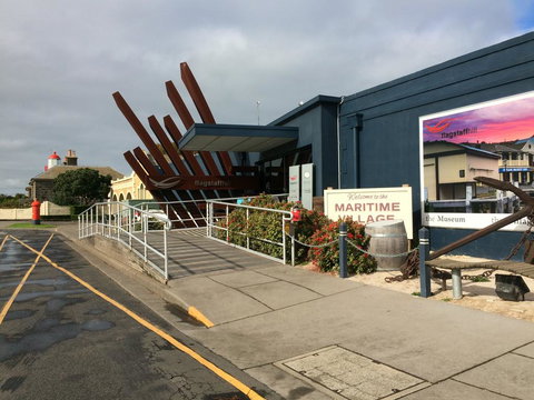 Lighthouse Lodge - Great Ocean Road Tourism 3