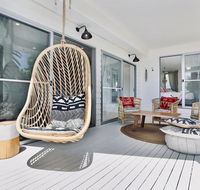Lighthouse Lounge - Great Ocean Road Tourism
