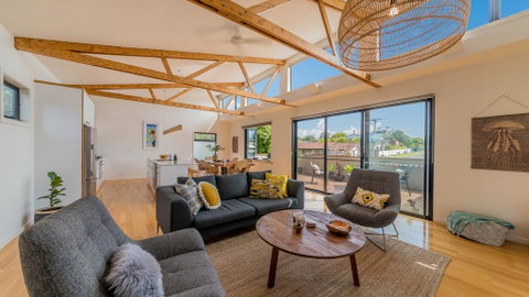 Luxe Townhouse - Linen/WiFi Included - Great Ocean Road Tourism 1