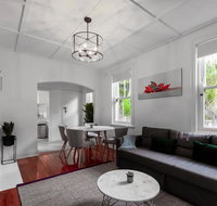 Luxurious Historic Home with Harbour Bridge Views - Great Ocean Road Tourism