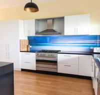 Luxurious Waterfront 10 minutes drive to Phillip Island sleeps 12 - Great Ocean Road Tourism