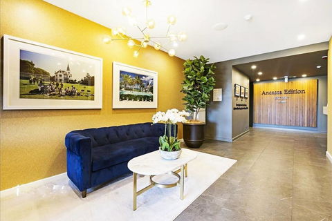 Luxury Apartment Opposite Train Station In Cannon Hill And 17 Minutes From The City - Great Ocean Road Tourism 0