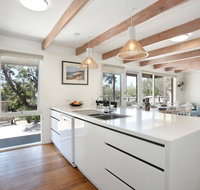 Luxury Beach House only 250m to No 16 Back Beach