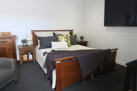 Luxury Homestay BNB In Rochedale - Great Ocean Road Tourism 0