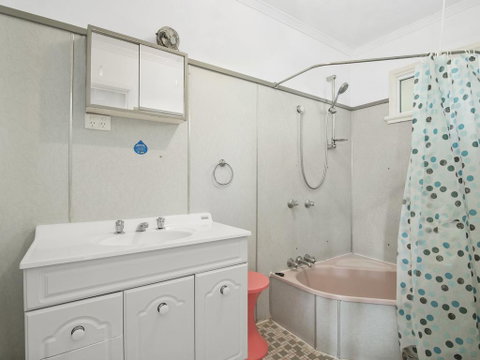 LYDSTEP BILINGA, QLD - Great Ocean Road Tourism 2