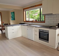 Lytton at Lonnie - Great Ocean Road Tourism