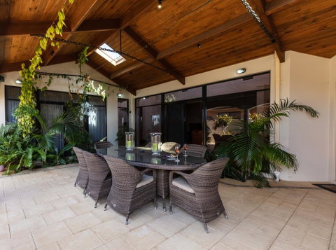 Maidstone Executive Residence - Great Ocean Road Tourism 0