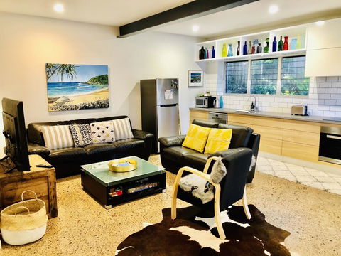 Malibu Apartment - Peregian Beach - Great Ocean Road Tourism 1