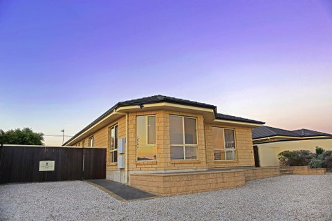 Marina Holiday Home - Great Ocean Road Tourism 0