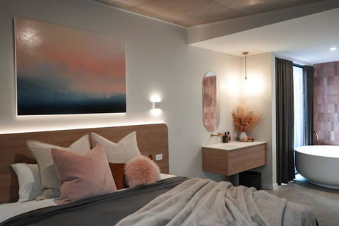 Melo Studios - Great Ocean Road Tourism 2