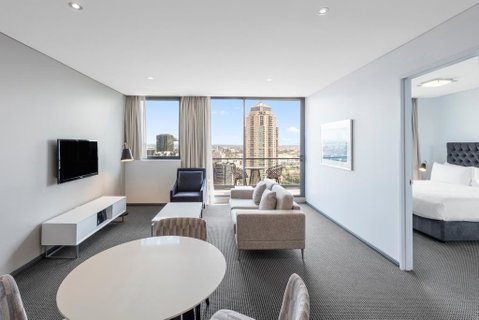 Meriton Suites Campbell Street - Great Ocean Road Tourism 0