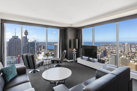 Meriton Suites World Tower - Great Ocean Road Tourism 0
