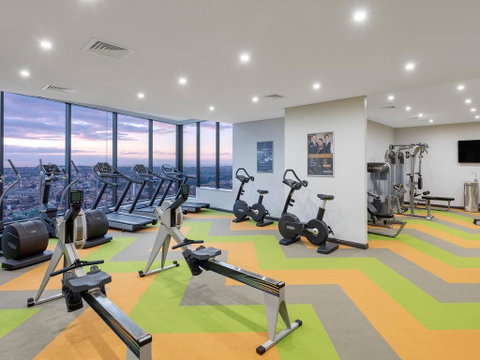 Meriton Suites World Tower - Great Ocean Road Tourism 2