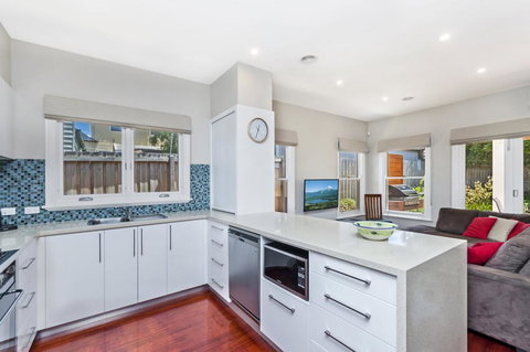 Merri Place - Great Ocean Road Tourism 2