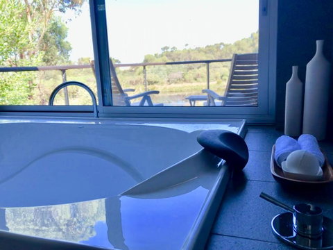 Messmates Luxury Eco Suites - Great Ocean Road Tourism 2