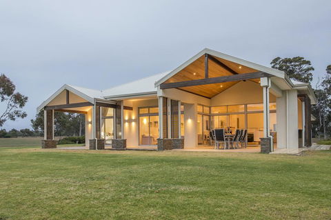Metricup House - Elegant Country Retreat - Great Ocean Road Tourism 0