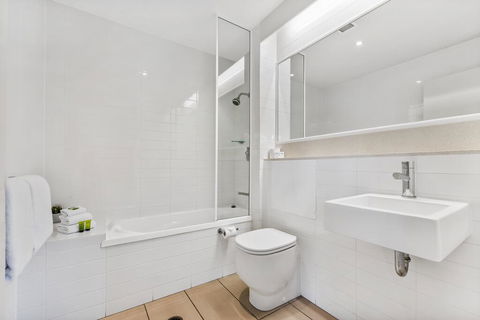 Metzo Noosa Resort - Great Ocean Road Tourism 2