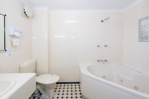 Mid City Motor Inn - Great Ocean Road Tourism 1