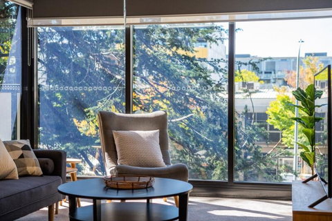 Midnight Apartments Accommodate Canberra - Great Ocean Road Tourism 0