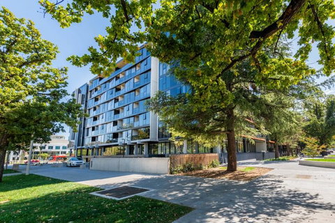 Midnight Apartments Accommodate Canberra - Great Ocean Road Tourism 2