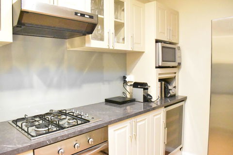 Modern 2 Bedroom Unit Close To CBD - Great Ocean Road Tourism 1