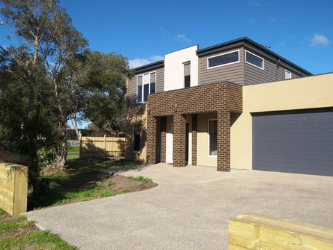 Modern Beachside 5 Bedrooms - Great Ocean Road Tourism 0