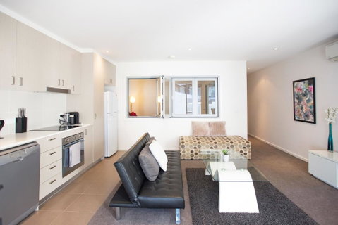 Modern Executive Apartment @ Braddon, 1BR, Wine, Wifi, Secure Parking, Canberra - Great Ocean Road Tourism 1