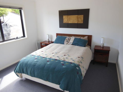Modern Hobart Apartment With Stunning Views - Great Ocean Road Tourism 1