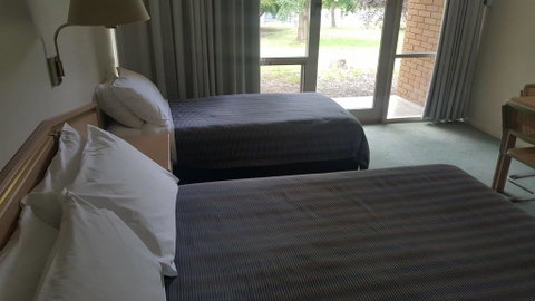 Moe Parklands Motel - Great Ocean Road Tourism 0