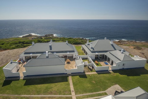 Montague Island Lighthouse - Great Ocean Road Tourism 0