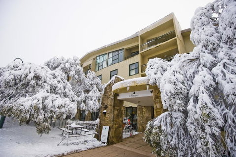 Mt Buller Chalet Hotel & Suites - Great Ocean Road Tourism 0
